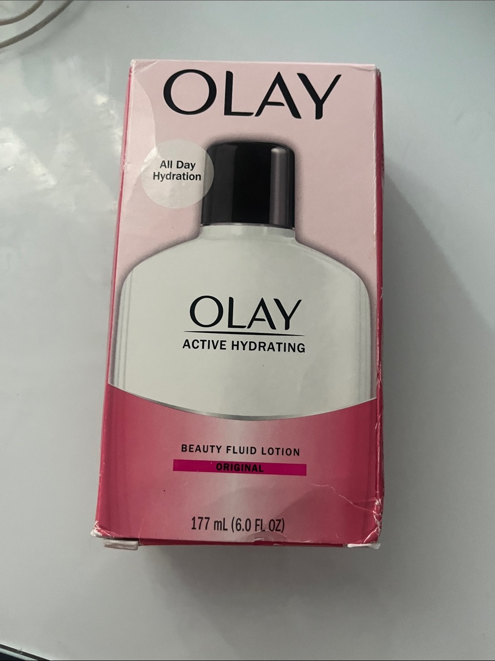 OLAY Active Hydrating Beauty Fluid Lotion - Pink and White